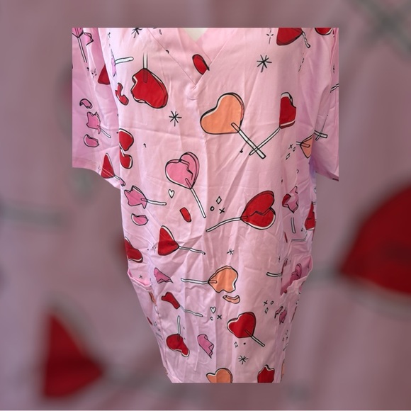 Pink Heart Patterned V-Neck Scrubs Top - Picture 5 of 6